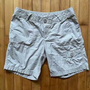 Columbia Sportswear Womens Size 10 Beige Cargo Shorts Outdoor Casual Knee Length